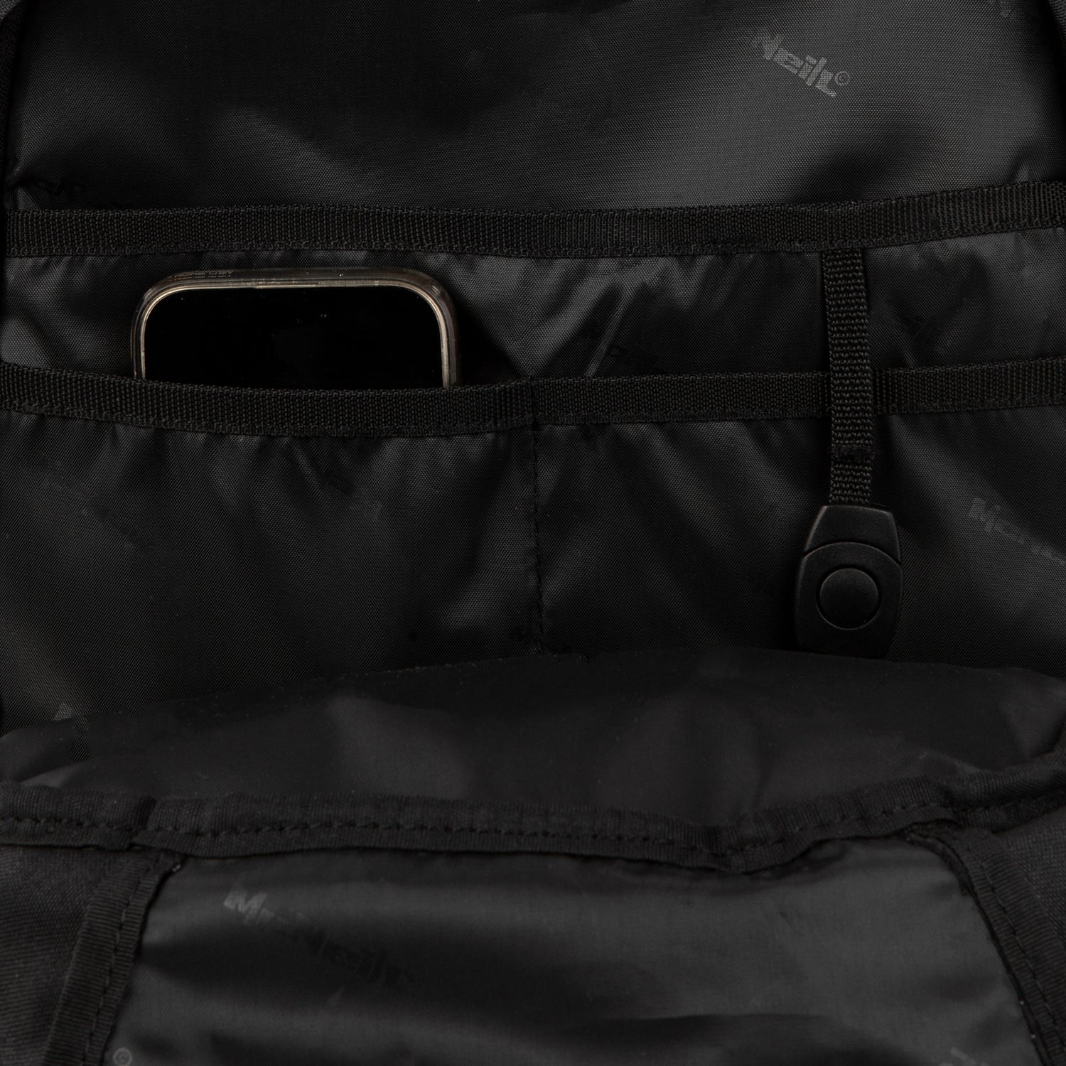 mcneill-backpack-luca-cover-9401433000-INSIDE.jpg