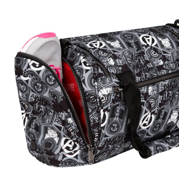 McNeill Sporttasche neu - MARVEL - AVENGERS -Kollektion 2025- – Bild 3